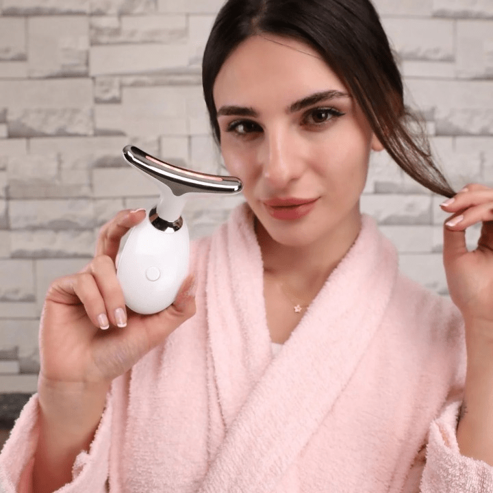 GlowAura 3 - in - 1 LED Facial Sculptor + 3 FREE AuraSerums - Zandorue